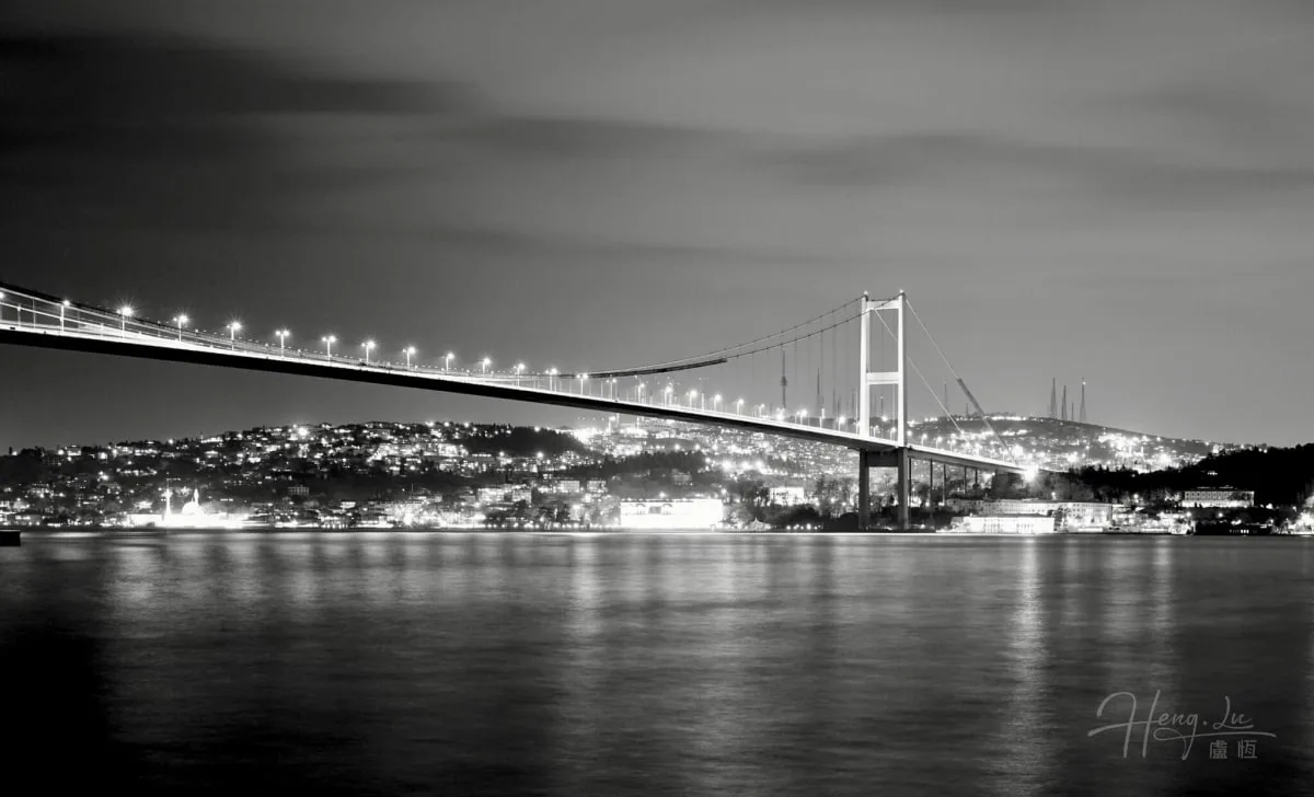 elegant-nighttime-view-of-a-bridge-in-istanbul