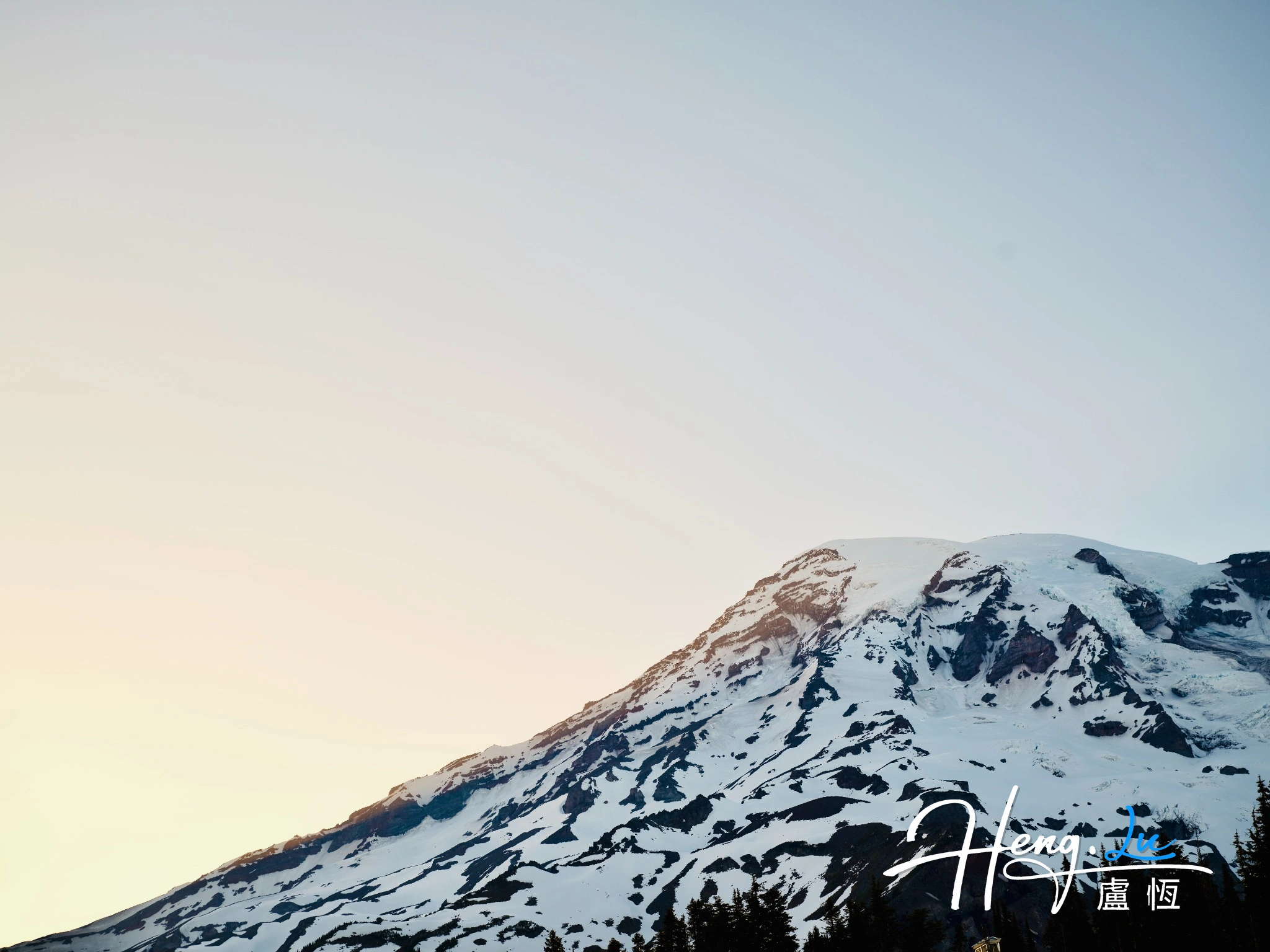 mount-rainier-snowy-sunset-ridge