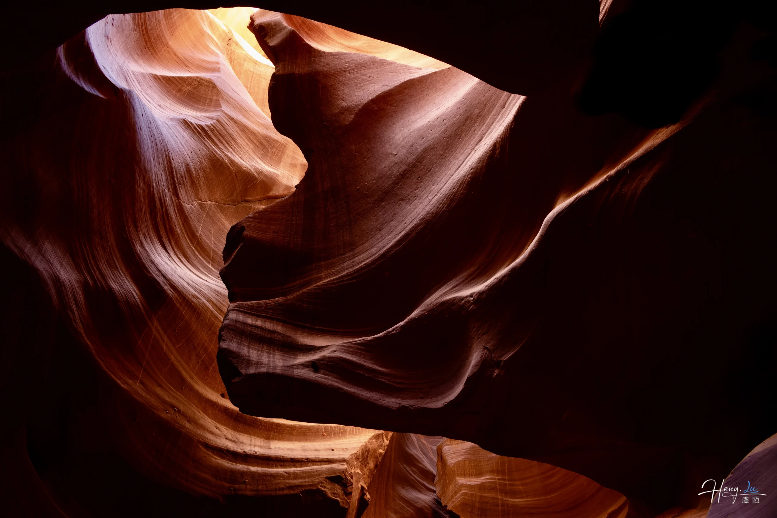 sandstone-canyon-with-soft-light-beams