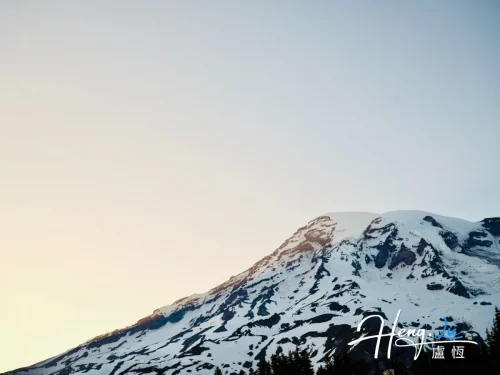 mount-rainier-snowy-sunset-ridge
